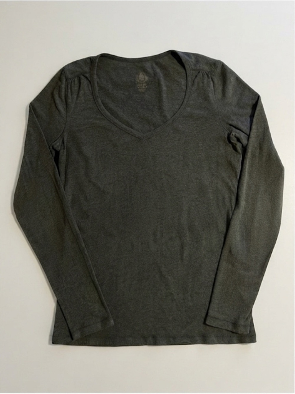 JACOB Charcoal Gray V-Neck Long Sleeve Tee Women’s Medium Minimalist Basic